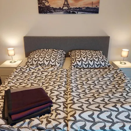 No 9 In Apartamento *